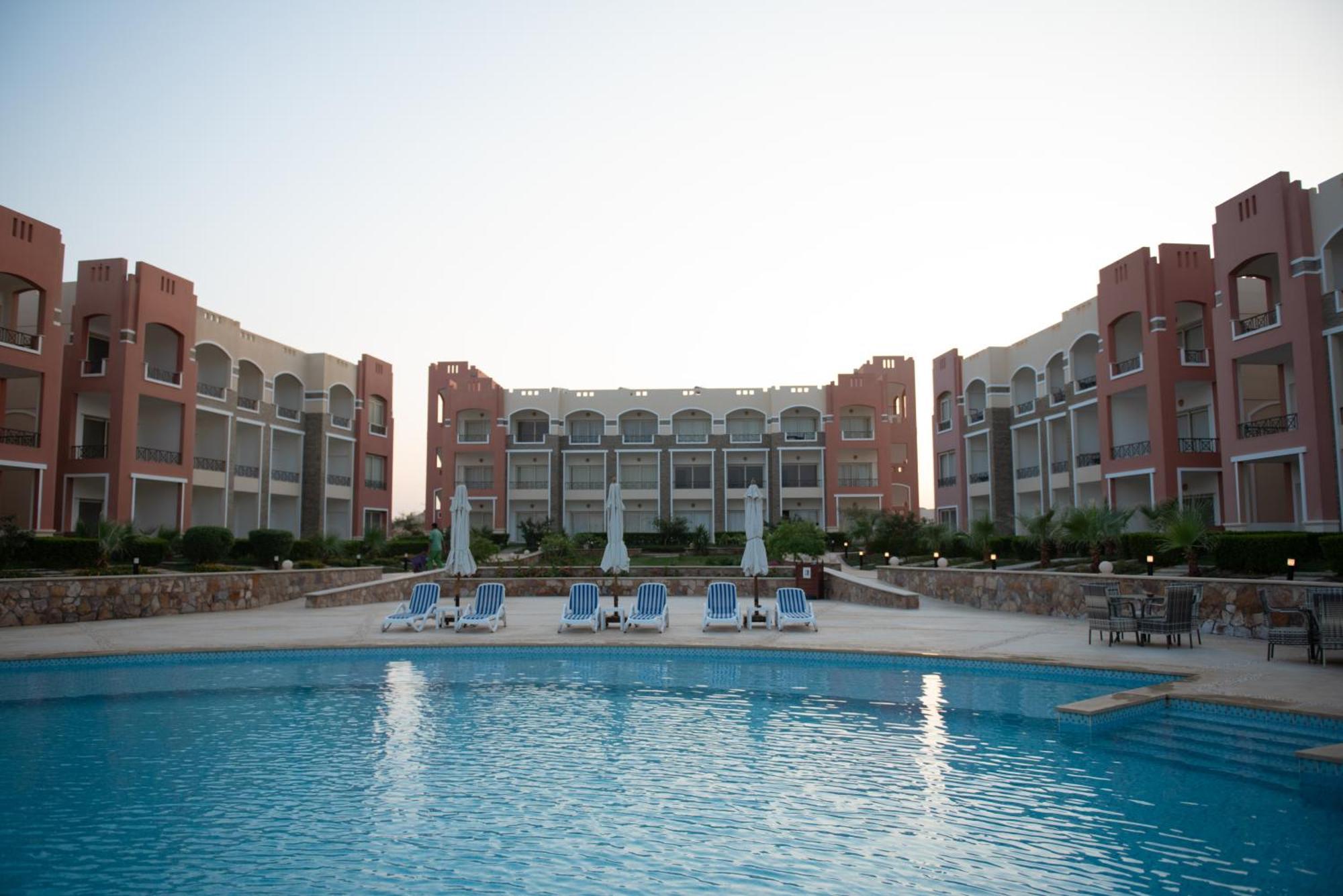 Oyster Bay Beach Resort Abu Dabab Exterior foto